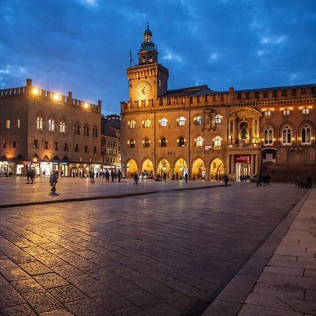 Urbanicooh Garisenda - Piazza Maggiore View Bologna Kültér fotó