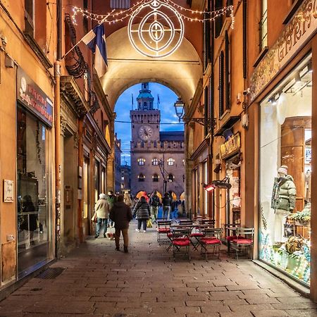 Urbanicooh Garisenda - Piazza Maggiore View Bologna Kültér fotó