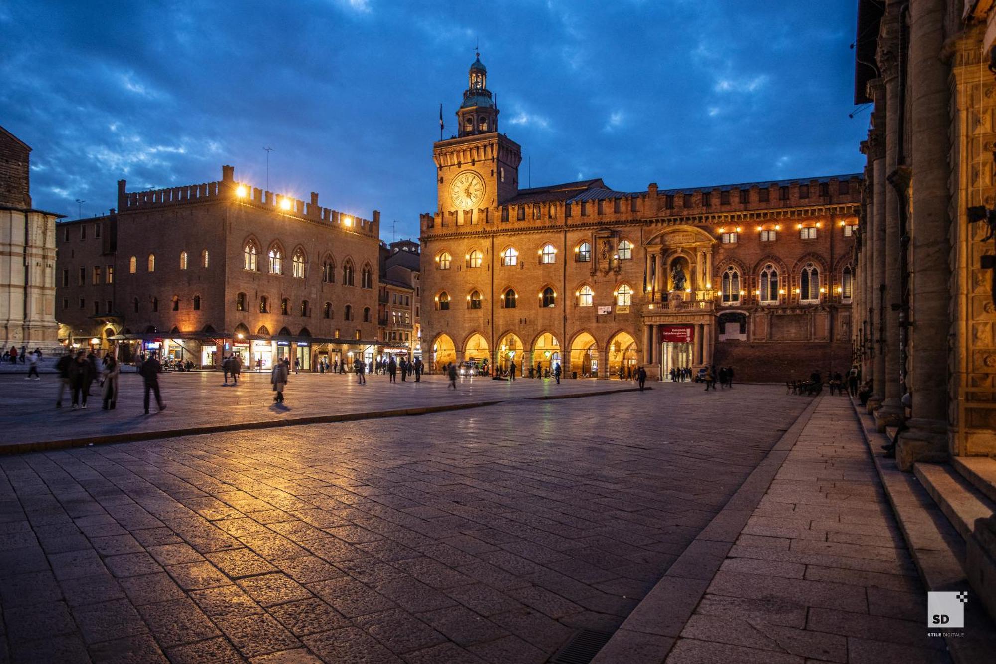 Urbanicooh Garisenda - Piazza Maggiore View Bologna Kültér fotó